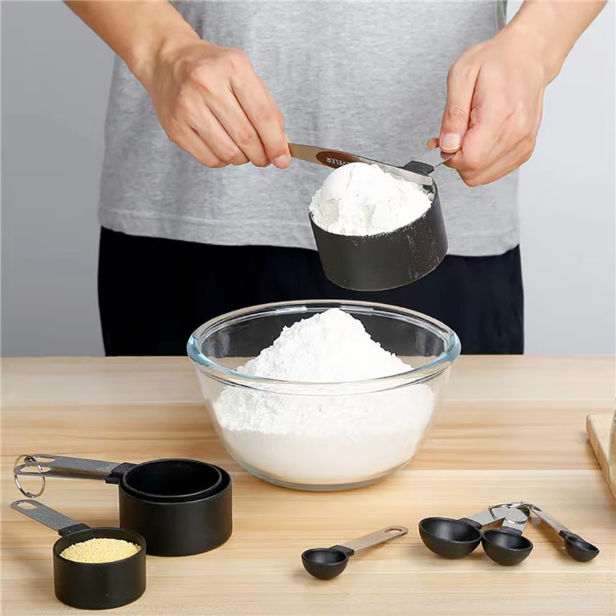 Set gelas ukur plastik, Sendok - Kitchen Gadgets Everyone Needs ulasan dan harga