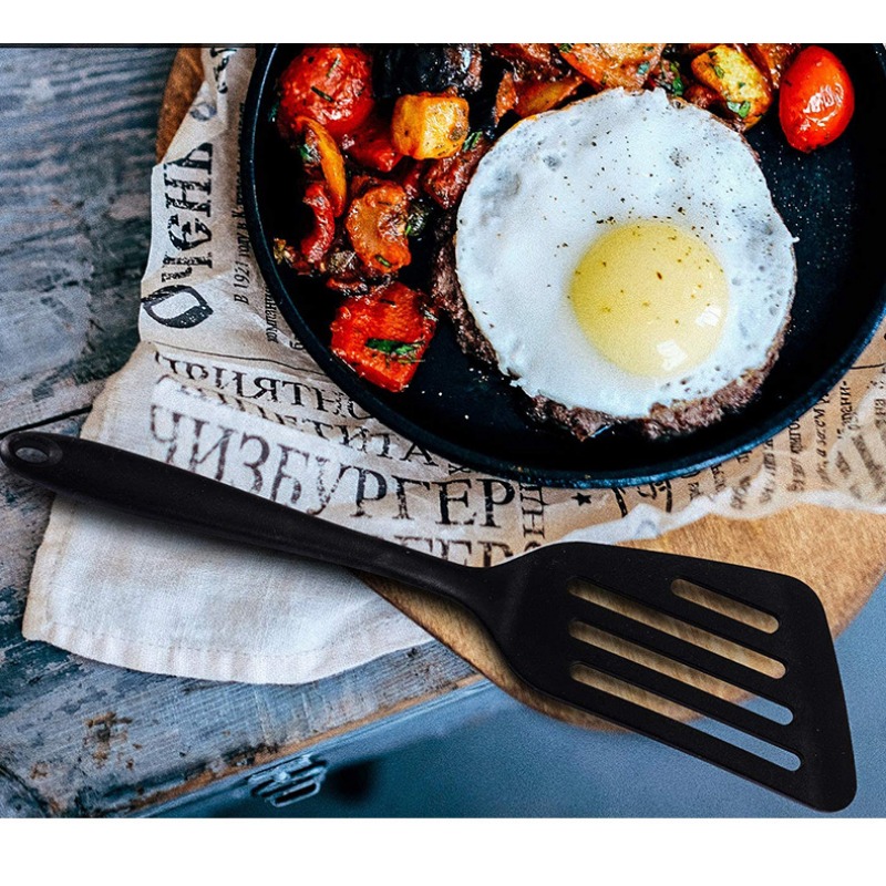 Spatula panci penggorengan ika - Kitchen Gadgets Everyone Needs ulasan dan harga